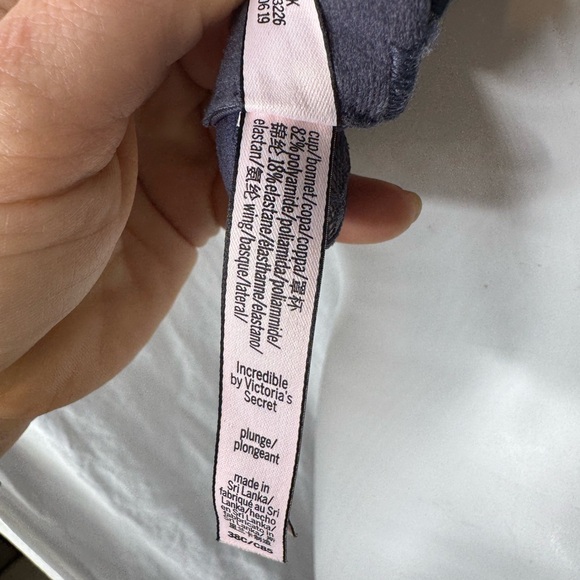 Victorias Secret Curvy Smooth Dusty Lavender Lace Plunge Bra 38C - Picture 5 of 6